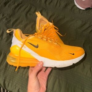 Nike Air Max 270 in Vibrant Yellow and Black